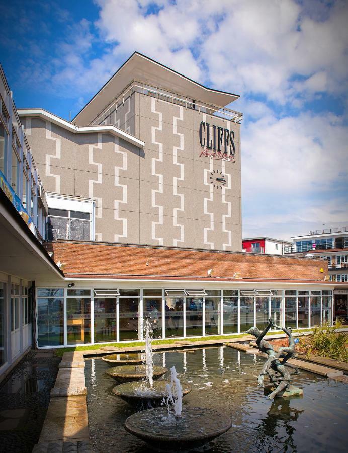 Southend Central Hotel - Close To Beach, City Centre, Train Station & Southend Airport Buitenkant foto