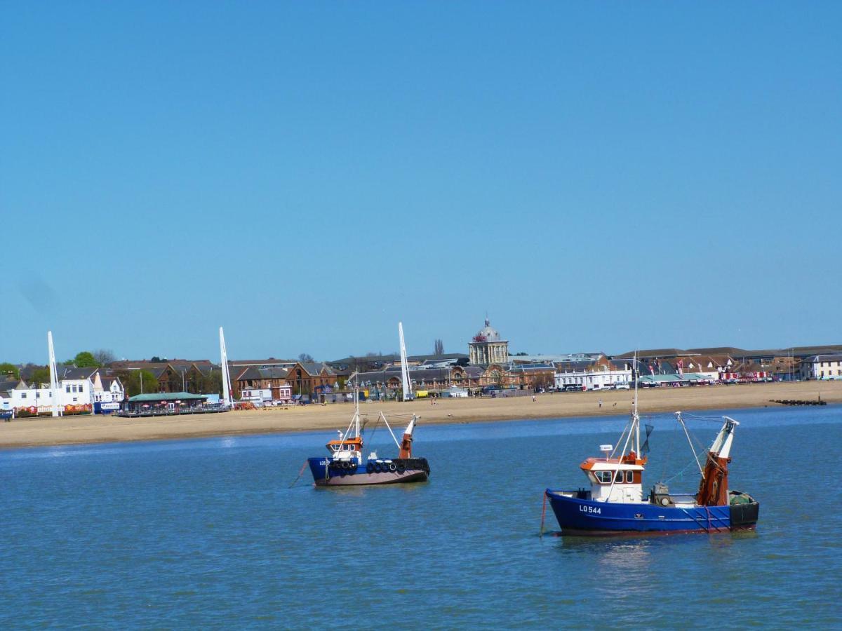 Southend Central Hotel - Close To Beach, City Centre, Train Station & Southend Airport Buitenkant foto